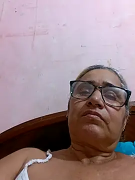 Snapshot of _candi chatting on 10.07.25 candi online show from 10.07.25