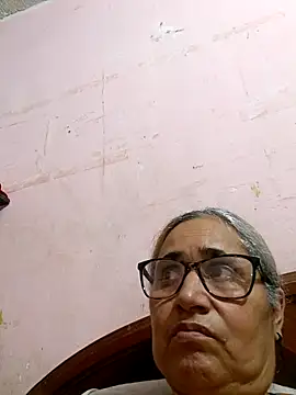 Snapshot of _candi chatting on 10.10.25 candi online show from 10.10.25