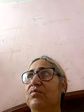 Snapshot of _candi chatting on 10.10.25 candi online show from 10.10.25