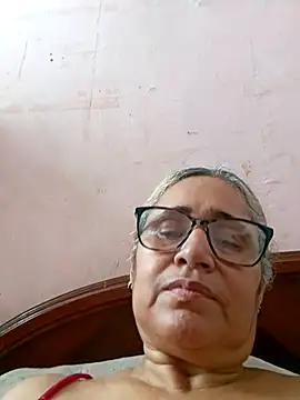 Snapshot of _candi chatting on 10.12.25 candi online show from 10.12.25