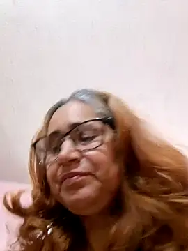 Snapshot of _candi chatting on 10.15.25 candi online show from 10.15.25