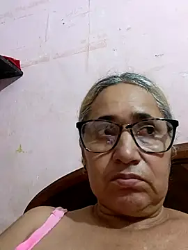 Snapshot of _candi chatting on 10.18.25 candi online show from 10.18.25