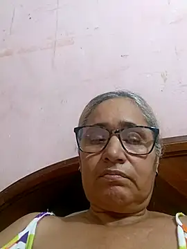 Snapshot of _candi chatting on 11.07.25 candi online show from 11.07.25