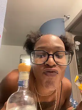 Snapshot of slimerlla chatting on 11.06.25 slimerlla online show from 11.06.25