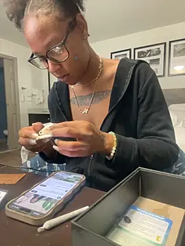 Snapshot of slimerlla chatting on 11.08.25 slimerlla online show from 11.08.25