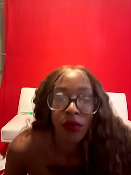 Snapshot of slimerlla chatting on 12.15.25 slimerlla online show from 12.15.25