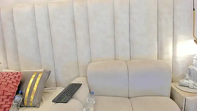 im nahomi online show from 04.09.26