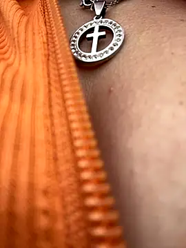 RiriRoseey online show from 12.20.25