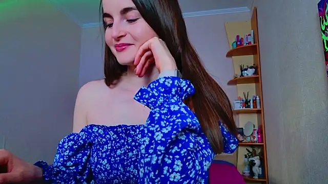 Miss Arwen online show from 02.05.25