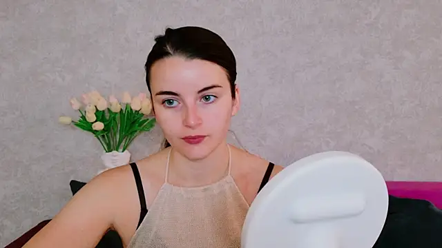 Miss Arwen online show from 09.19.25