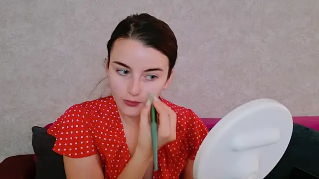 Miss Arwen online show from 11.07.25