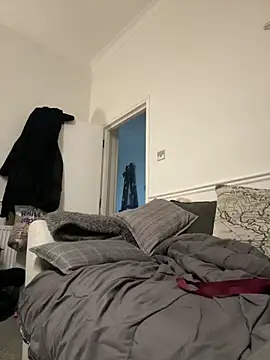 Shyboy817 online show from 12.15.25