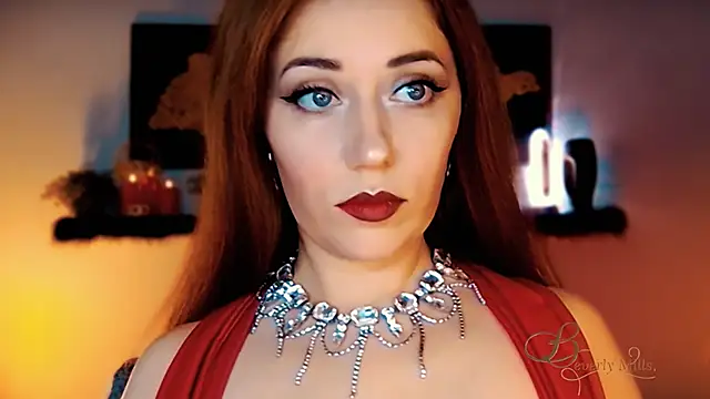 Snapshot of MissBeverlyMills chatting on 11.14.25 MissBeverlyMills online show from 11.14.25