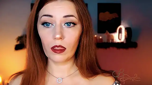 Snapshot of MissBeverlyMills chatting on 11.15.25 MissBeverlyMills online show from 11.15.25