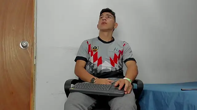 andrew rose  online show from 04.06.26