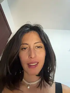 Snapshot of Anahi_cake chatting on 04.28.26 Anahi cake online show from 04.28.26