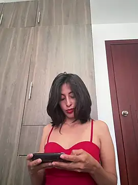 Snapshot of Anahi_cake chatting on 04.29.26 Anahi cake online show from 04.29.26