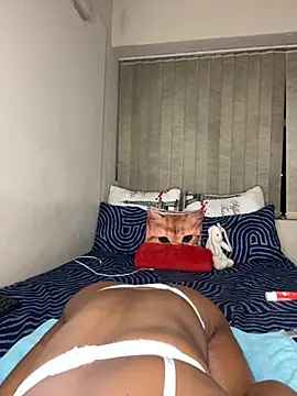 Snapshot of Kinkyy_ chatting on 10.15.25 Kinkyy online show from 10.15.25