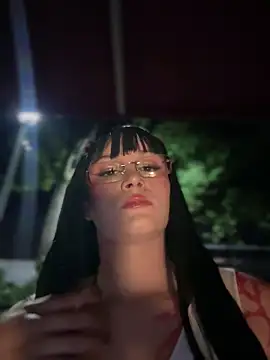 Snapshot of Electra_doll_ chatting on 03.01.25 Electra doll online show from 03.01.25