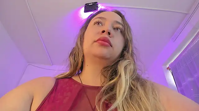 Snapshot of Eliissh_ chatting on 10.22.25 Eliissh online show from 10.22.25