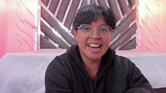 Emmapark  online show from 02.15.25