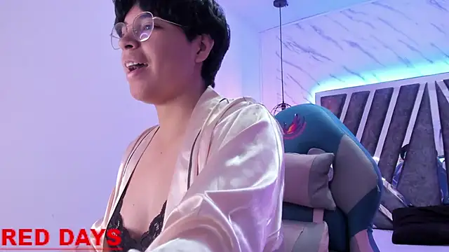 Emmapark  online show from 02.16.25