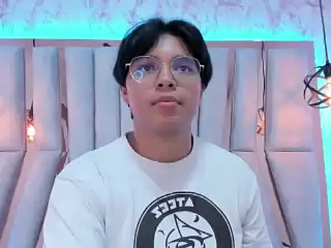 Emmapark  online show from 02.20.25