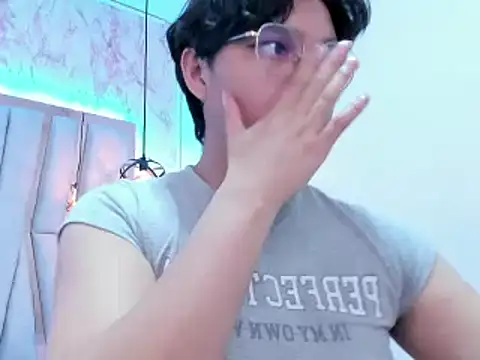 Emmapark  online show from 02.21.25