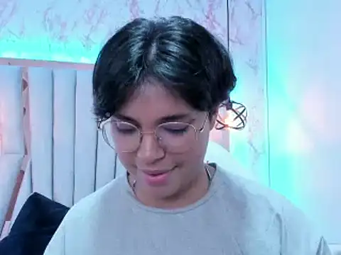 Emmapark  online show from 02.24.25