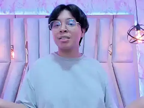 Emmapark  online show from 02.26.25