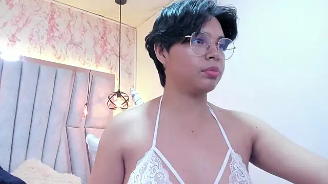 Emmapark  online show from 03.04.25