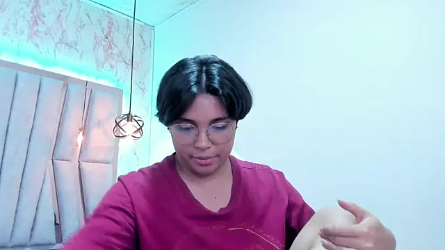 Emmapark  online show from 03.05.25