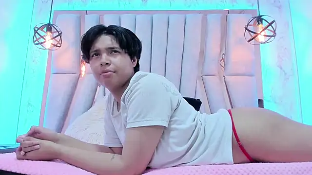 Emmapark  online show from 03.16.25