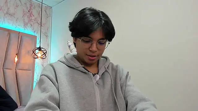 Emmapark  online show from 03.21.25