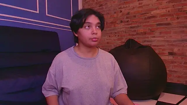 Emmapark  online show from 11.03.25