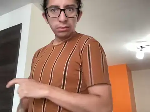 littlelatinhunter online show from 10.28.25