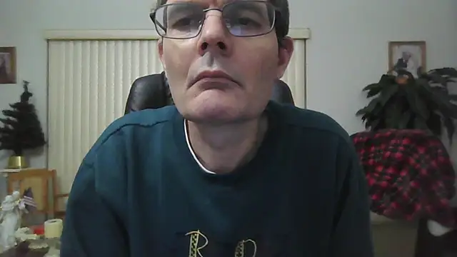 Snapshot of Copfiremen4566 chatting on 12.28.24 Copfiremen4566 online show from 12.28.24