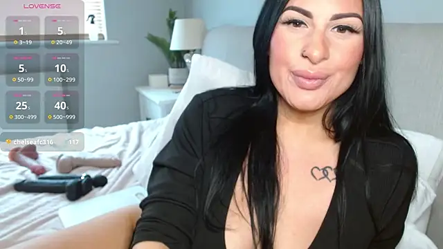 Layla UK online show from 10.15.25