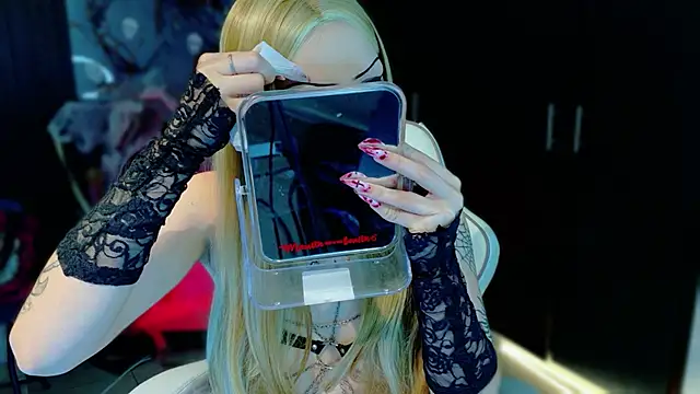 Madison Jackson online show from 11.08.25