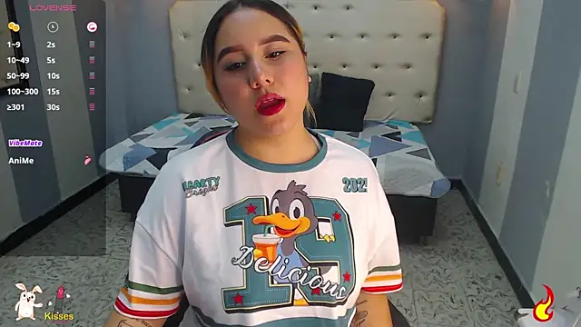 Snapshot of Kathiasaints chatting on 10.21.25 Kathiasaints online show from 10.21.25