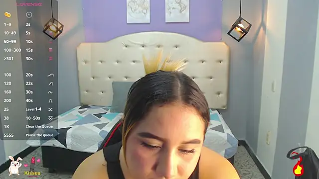 Snapshot of Kathiasaints chatting on 10.28.25 Kathiasaints online show from 10.28.25