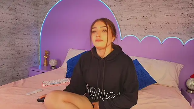 Giaa Ross online show from 03.12.26