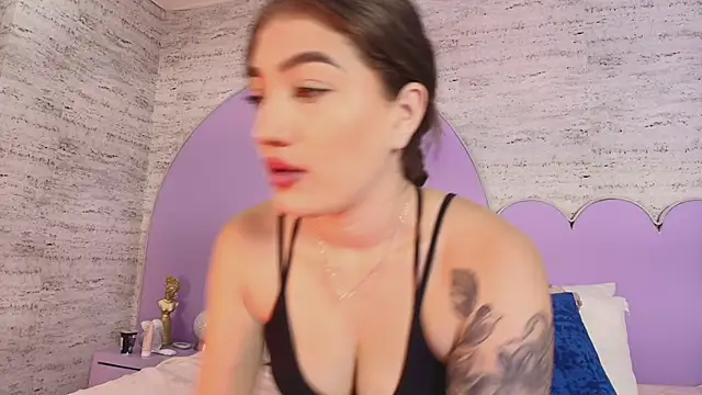 Snapshot of Giaa_Ross chatting on 05.16.26 Giaa Ross online show from 05.16.26