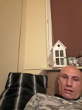 Snapshot of RegrowedRails chatting on 10.10.25 RegrowedRails online show from 10.10.25