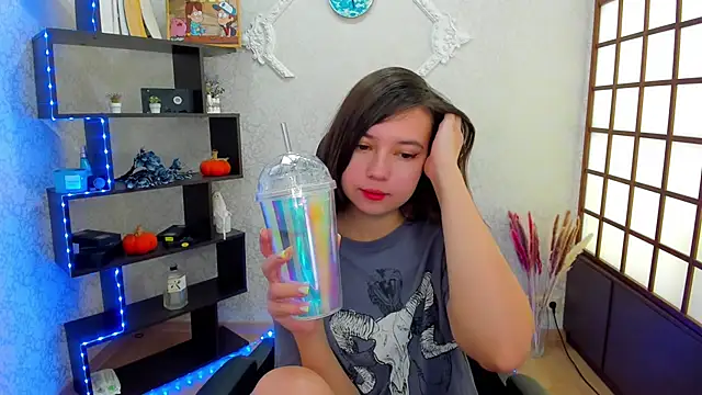 Lina Brownie online show from 12.07.24