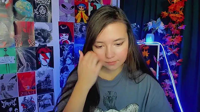 Lina Brownie online show from 12.13.24