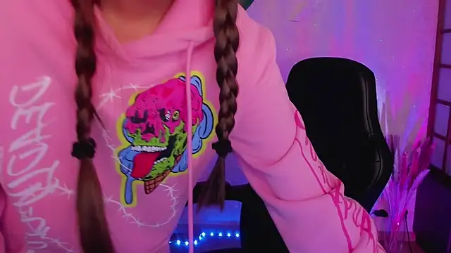 Lina Brownie online show from 01.06.25