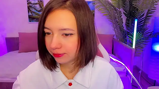 Lina Brownie online show from 02.15.25