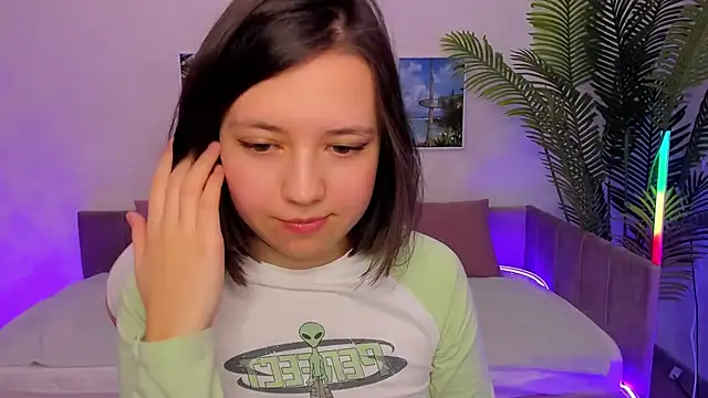 Lina Brownie online show from 02.22.25