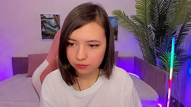 Lina Brownie online show from 02.26.25